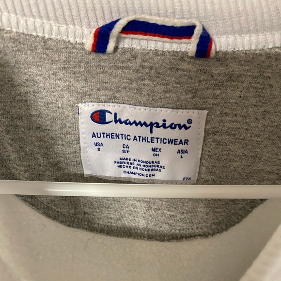 Champion White Pullover Sweatshirt ‼️ - Picture 2 of 5